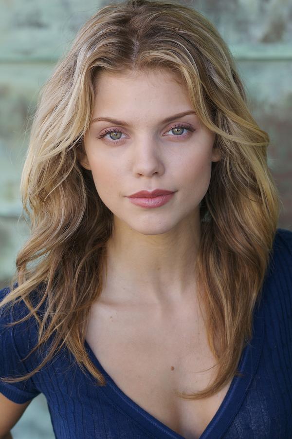 安娜丽尼·麦考德(AnnaLynne McCord)